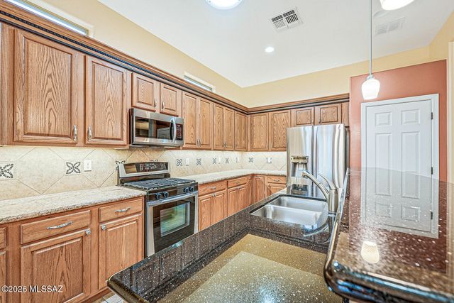 1160 W Tenniel Drive, Green Valley, AZ 85614