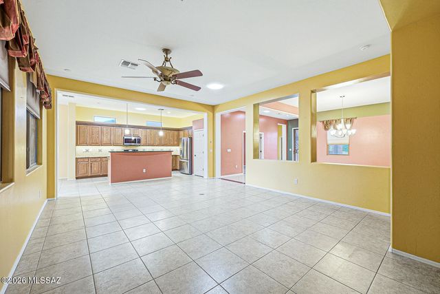 1160 W Tenniel Drive, Green Valley, AZ 85614