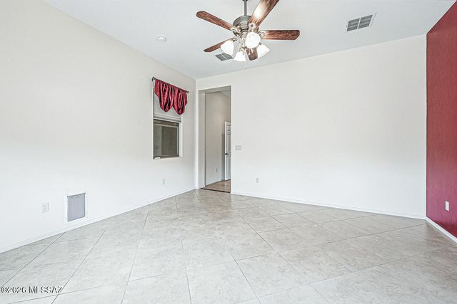 1160 W Tenniel Drive, Green Valley, AZ 85614