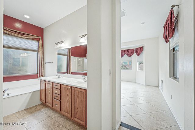 1160 W Tenniel Drive, Green Valley, AZ 85614