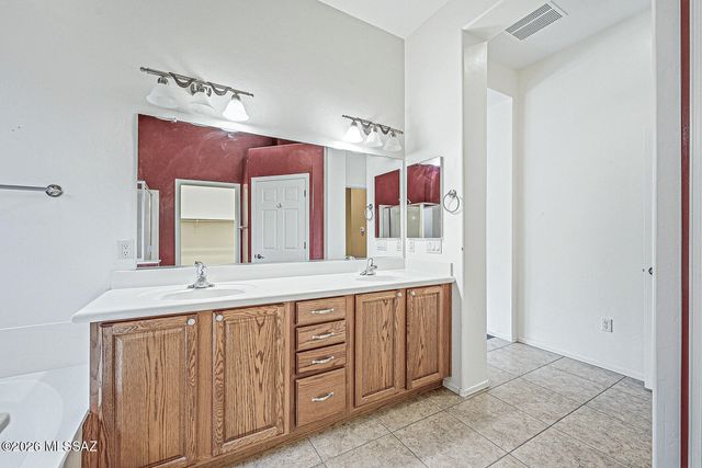1160 W Tenniel Drive, Green Valley, AZ 85614