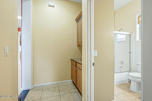 1160 W Tenniel Drive, Green Valley, AZ 85614