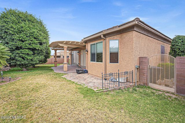 1160 W Tenniel Drive, Green Valley, AZ 85614