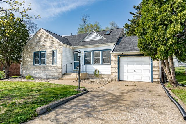 1024 Staub Court NE, Cedar Rapids, IA 52402