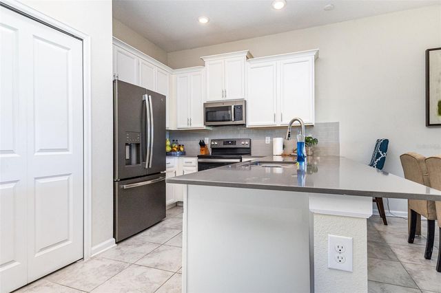 787 OCEAN COURSE AVENUE 602, Davenport, FL 33896