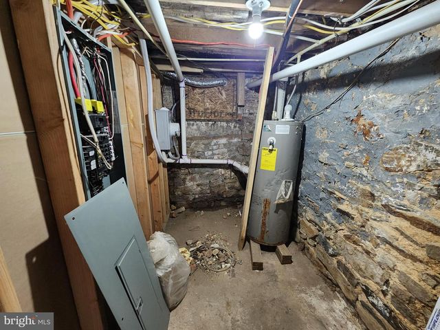 2005 RIDGEHILL AVE, Baltimore, MD 21217