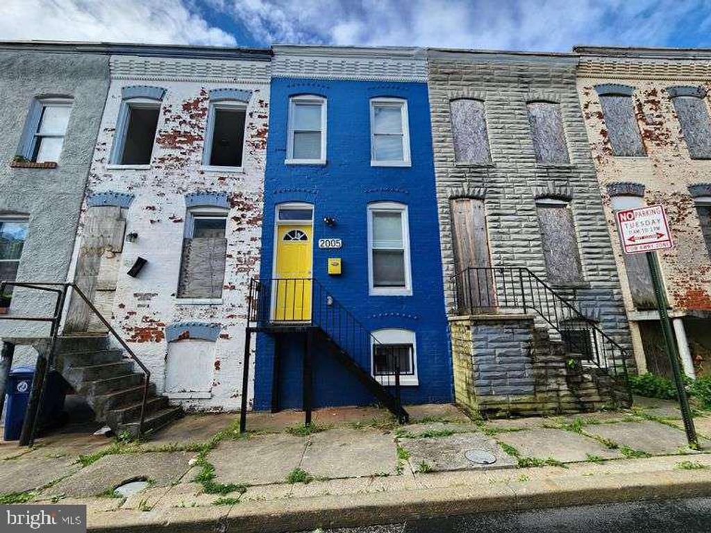 Image 1 of property listing at 2005 RIDGEHILL AVE, Baltimore, MD 21217
