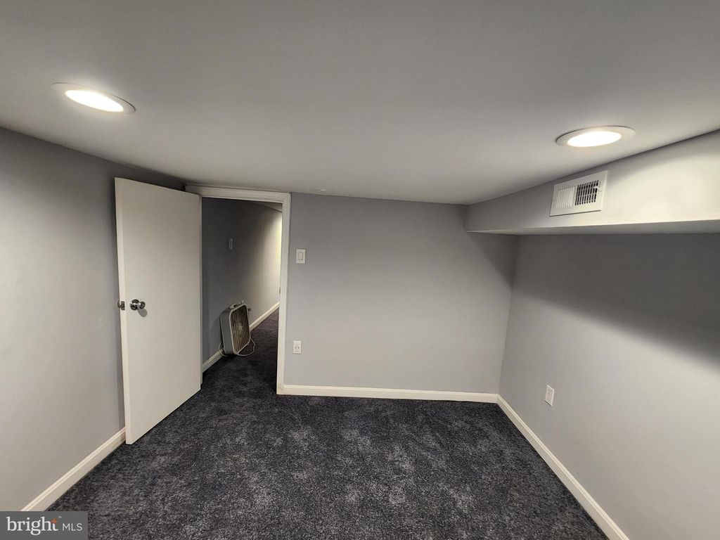 Image 10 of property listing at 2005 RIDGEHILL AVE, Baltimore, MD 21217