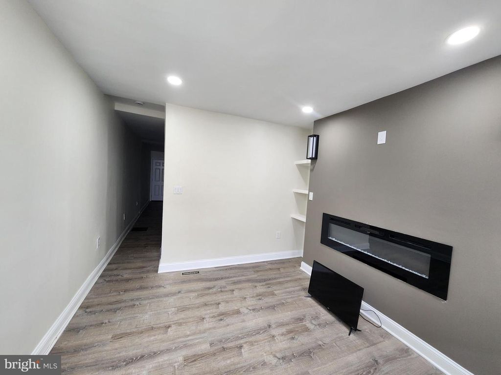 Image 2 of property listing at 2005 RIDGEHILL AVE, Baltimore, MD 21217