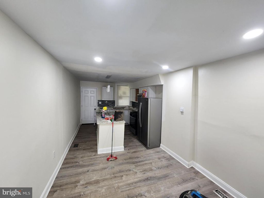 Image 5 of property listing at 2005 RIDGEHILL AVE, Baltimore, MD 21217