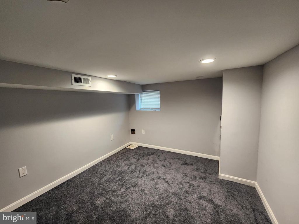 Image 9 of property listing at 2005 RIDGEHILL AVE, Baltimore, MD 21217