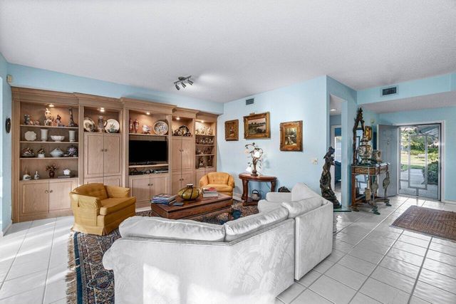 11706 Briarwood Circle 1, Boynton Beach, FL 33437