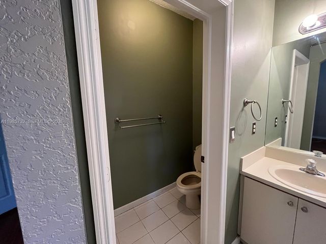 4952 Tradewinds Ter 506, Dania Beach, FL 33312