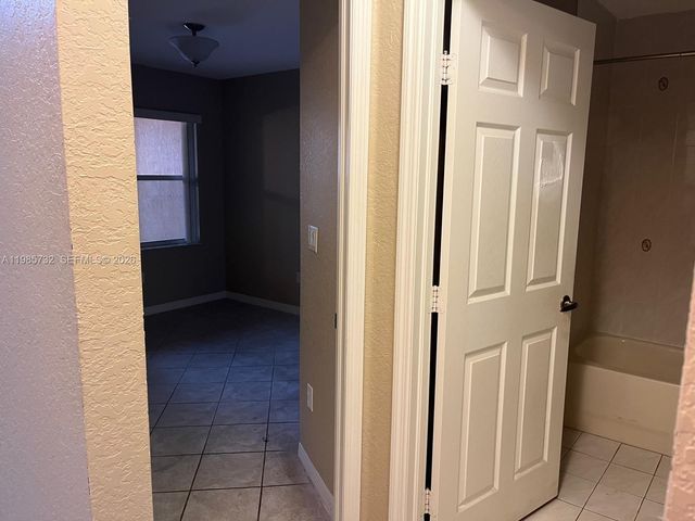 4952 Tradewinds Ter 506, Dania Beach, FL 33312