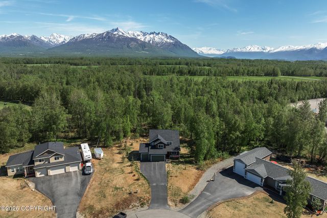 6055 N Blinker Circle, Palmer, AK 99645