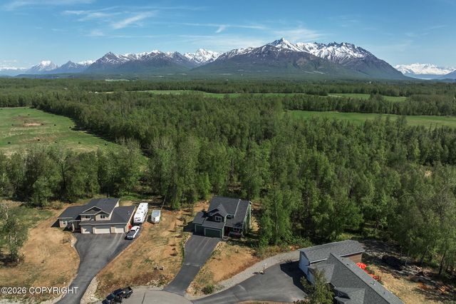 6055 N Blinker Circle, Palmer, AK 99645