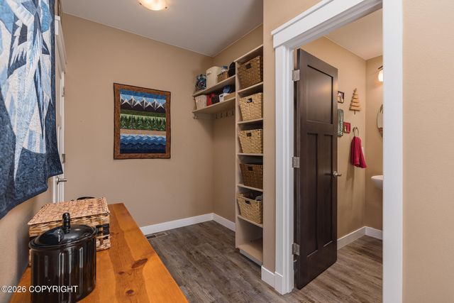 6055 N Blinker Circle, Palmer, AK 99645