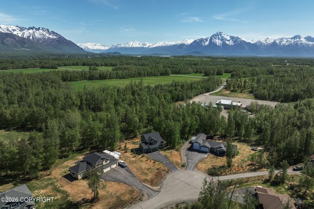 6055 N Blinker Circle, Palmer, AK 99645