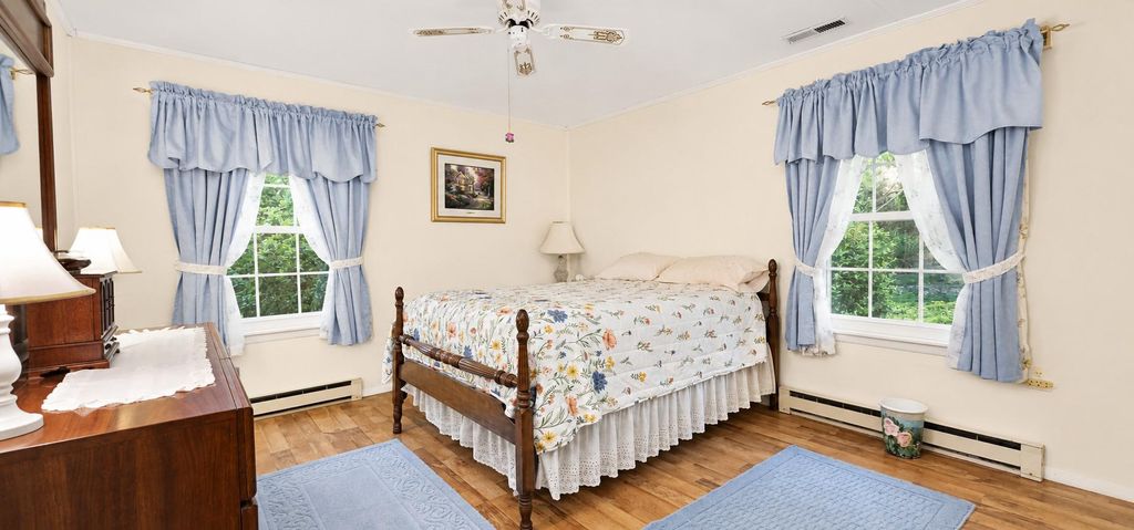Image 11 of property listing at 27195 HEARTS EASE RD, Crisfield, MD 21817