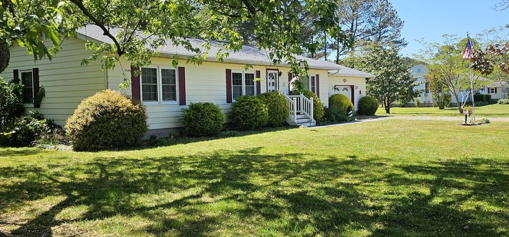 Image 3 of property listing at 27195 HEARTS EASE RD, Crisfield, MD 21817