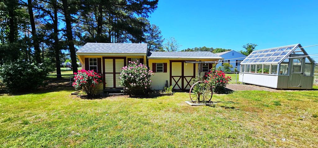 Image 25 of property listing at 27195 HEARTS EASE RD, Crisfield, MD 21817
