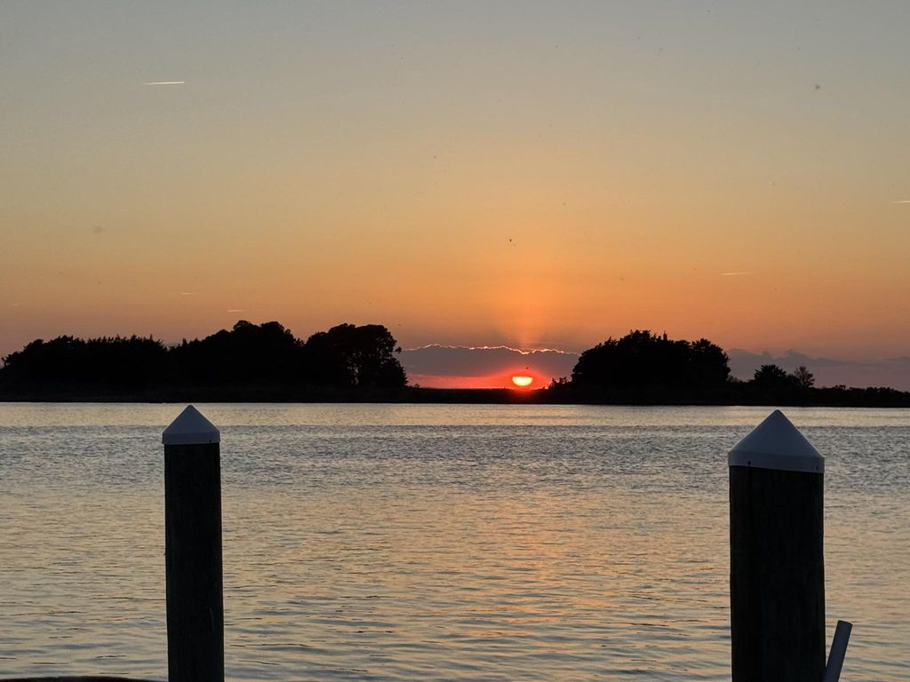 Image 28 of property listing at 27195 HEARTS EASE RD, Crisfield, MD 21817