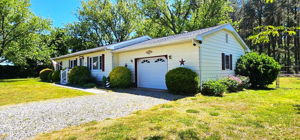 Image 4 of property listing at 27195 HEARTS EASE RD, Crisfield, MD 21817