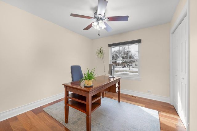 1149 Carlisle Avenue, Elk Grove Village, IL 60007