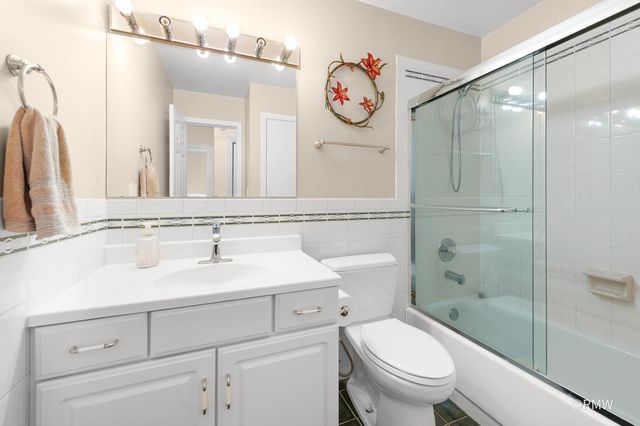 1149 Carlisle Avenue, Elk Grove Village, IL 60007