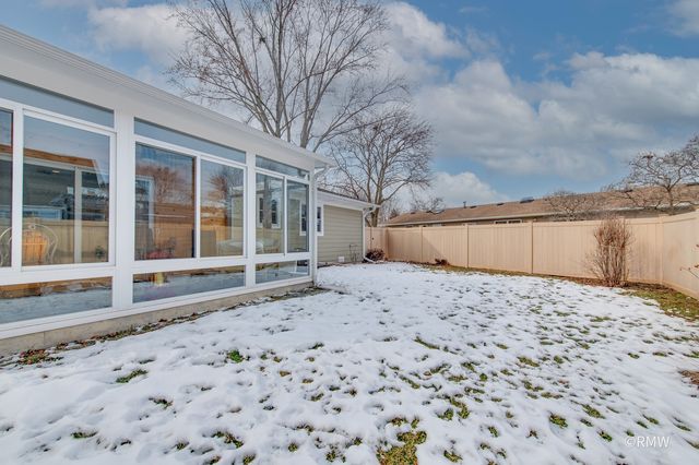 1149 Carlisle Avenue, Elk Grove Village, IL 60007