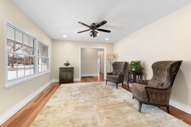 1149 Carlisle Avenue, Elk Grove Village, IL 60007