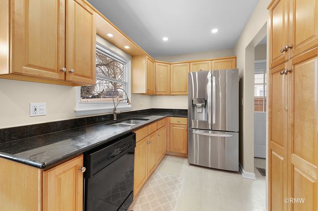 1149 Carlisle Avenue, Elk Grove Village, IL 60007