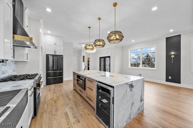 38 Pershing Pl, Woodland Park, NJ 07424