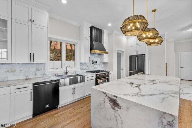 38 Pershing Pl, Woodland Park, NJ 07424