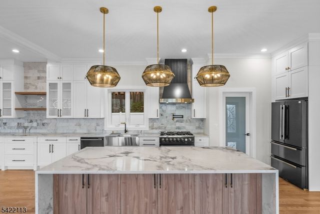 38 Pershing Pl, Woodland Park, NJ 07424