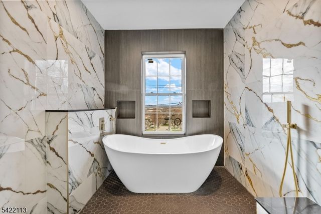 38 Pershing Pl, Woodland Park, NJ 07424