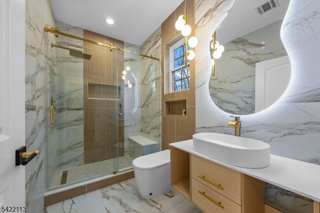 38 Pershing Pl, Woodland Park, NJ 07424