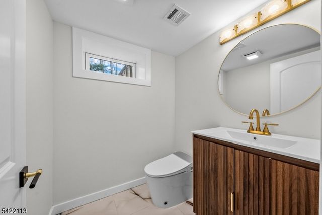 38 Pershing Pl, Woodland Park, NJ 07424