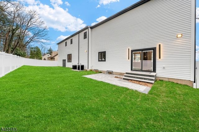 38 Pershing Pl, Woodland Park, NJ 07424