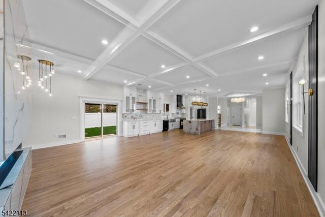 38 Pershing Pl, Woodland Park, NJ 07424