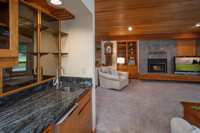 57716 Vine Maple Lane, Sunriver, OR 97707