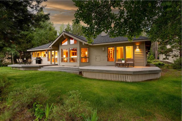 57716 Vine Maple Lane, Sunriver, OR 97707
