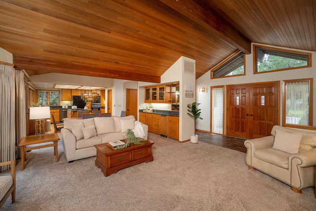 57716 Vine Maple Lane, Sunriver, OR 97707