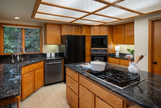 57716 Vine Maple Lane, Sunriver, OR 97707