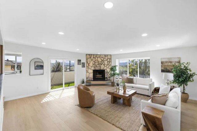 1128 Dawnridge Avenue, El Cajon, CA 92021