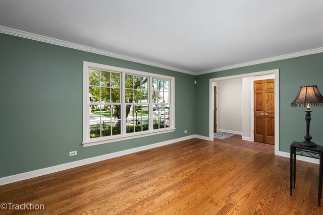 6937 Parkview Drive, Downers Grove, IL 60516