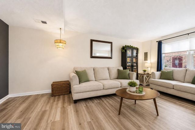 9899 HAGEL CIR, Lorton, VA 22079