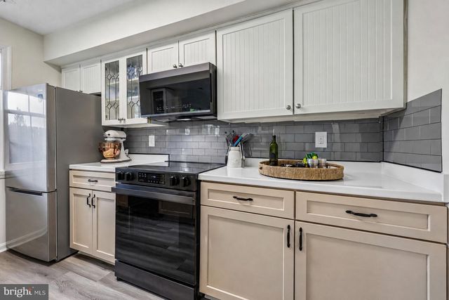 9899 HAGEL CIR, Lorton, VA 22079