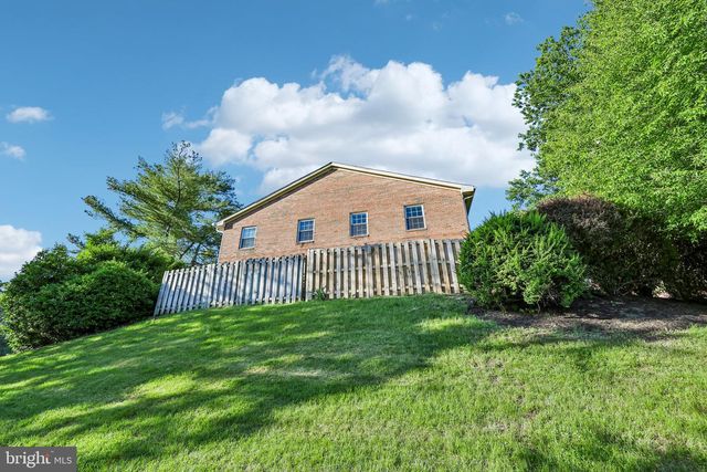 9899 HAGEL CIR, Lorton, VA 22079