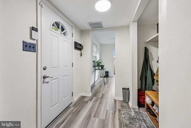 9899 HAGEL CIR, Lorton, VA 22079